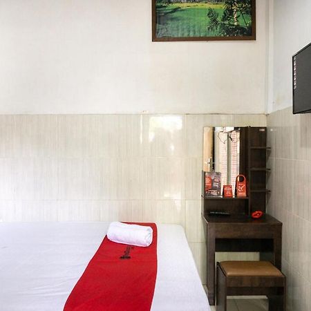 Reddoorz @ Hotel Surabaya Sumenep Экстерьер фото