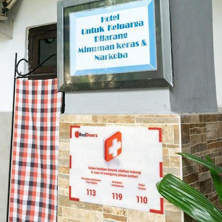 Reddoorz @ Hotel Surabaya Sumenep Экстерьер фото