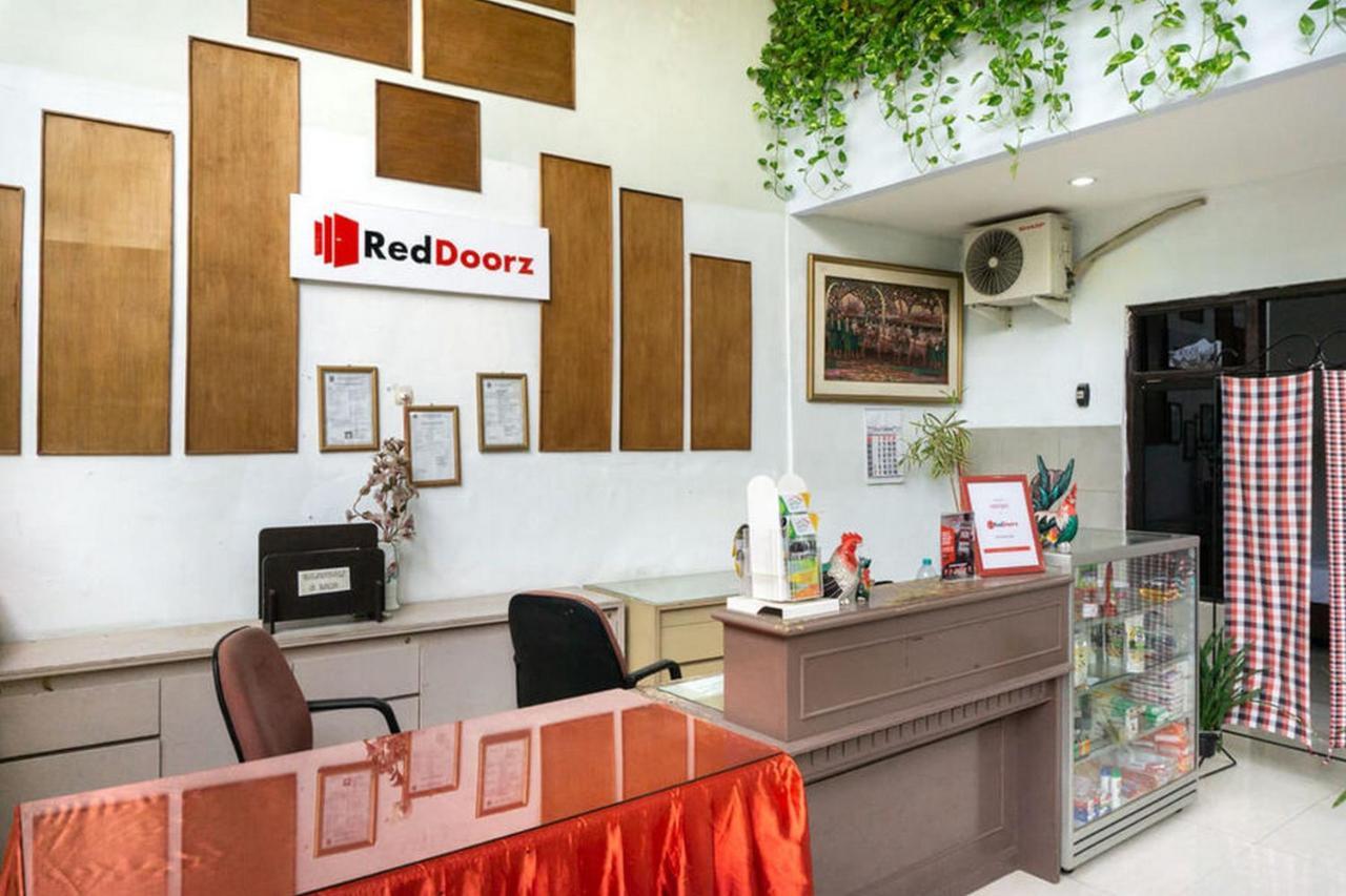 Reddoorz @ Hotel Surabaya Sumenep Экстерьер фото