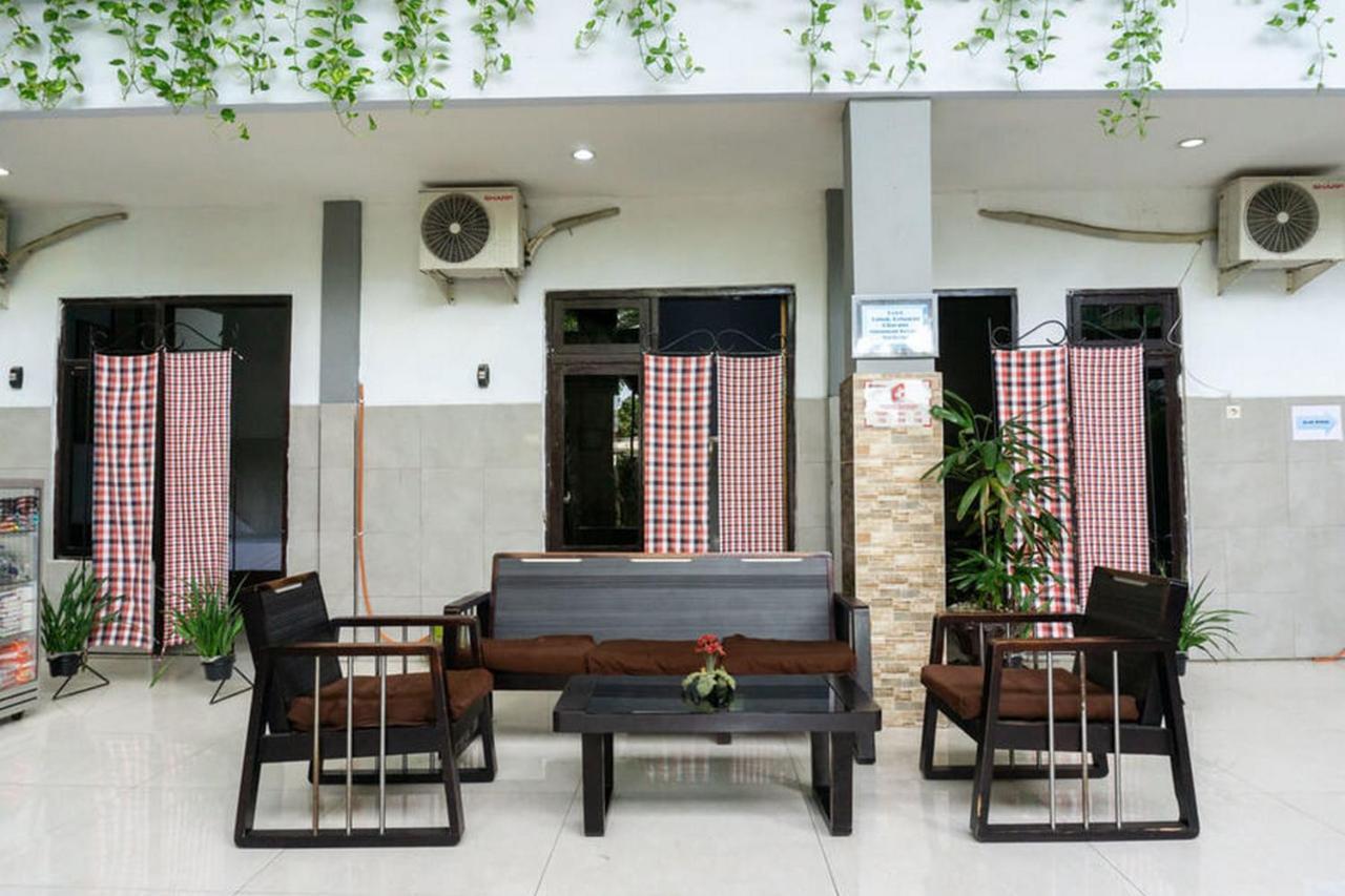 Reddoorz @ Hotel Surabaya Sumenep Экстерьер фото