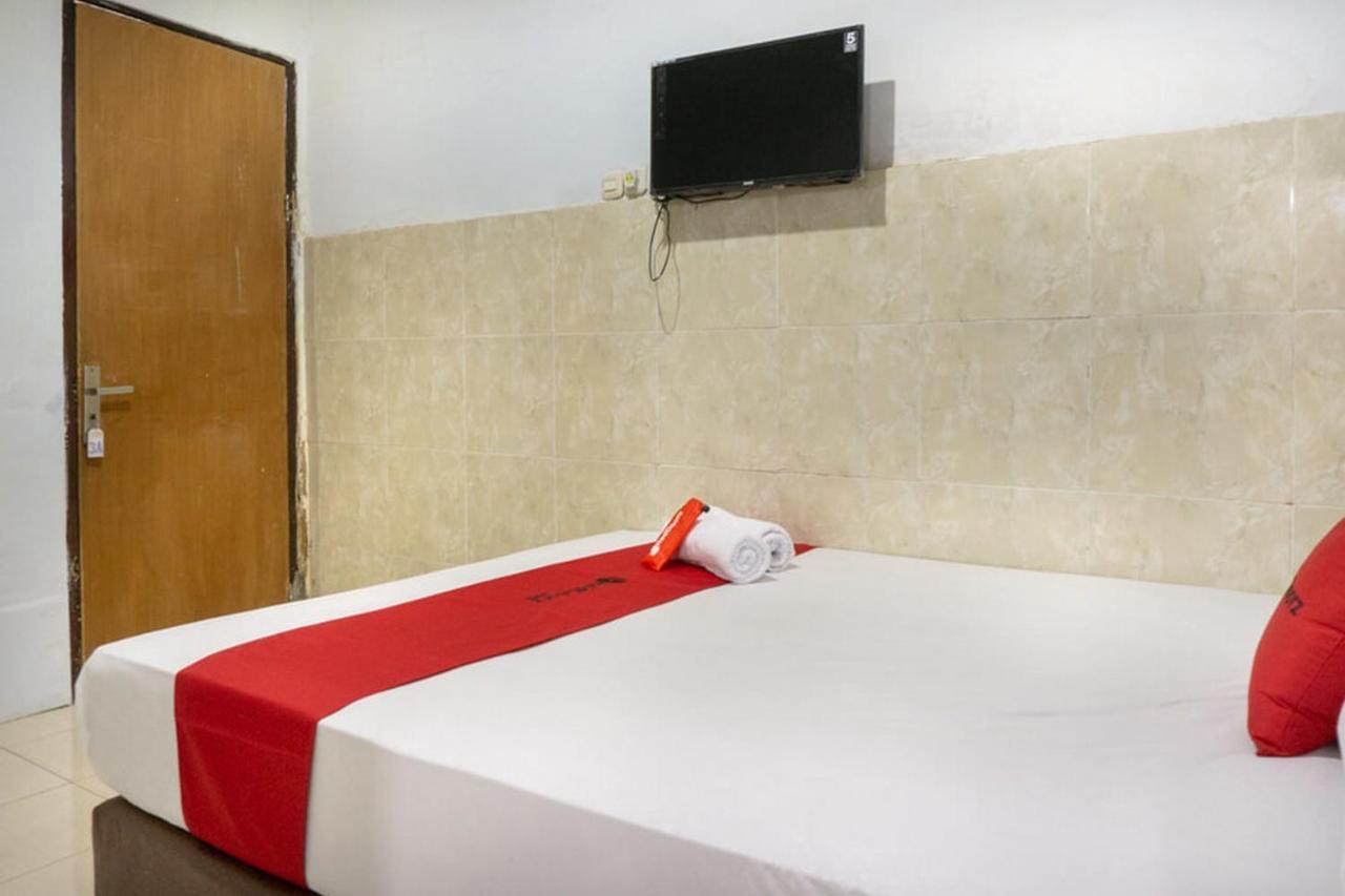 Reddoorz @ Hotel Surabaya Sumenep Экстерьер фото