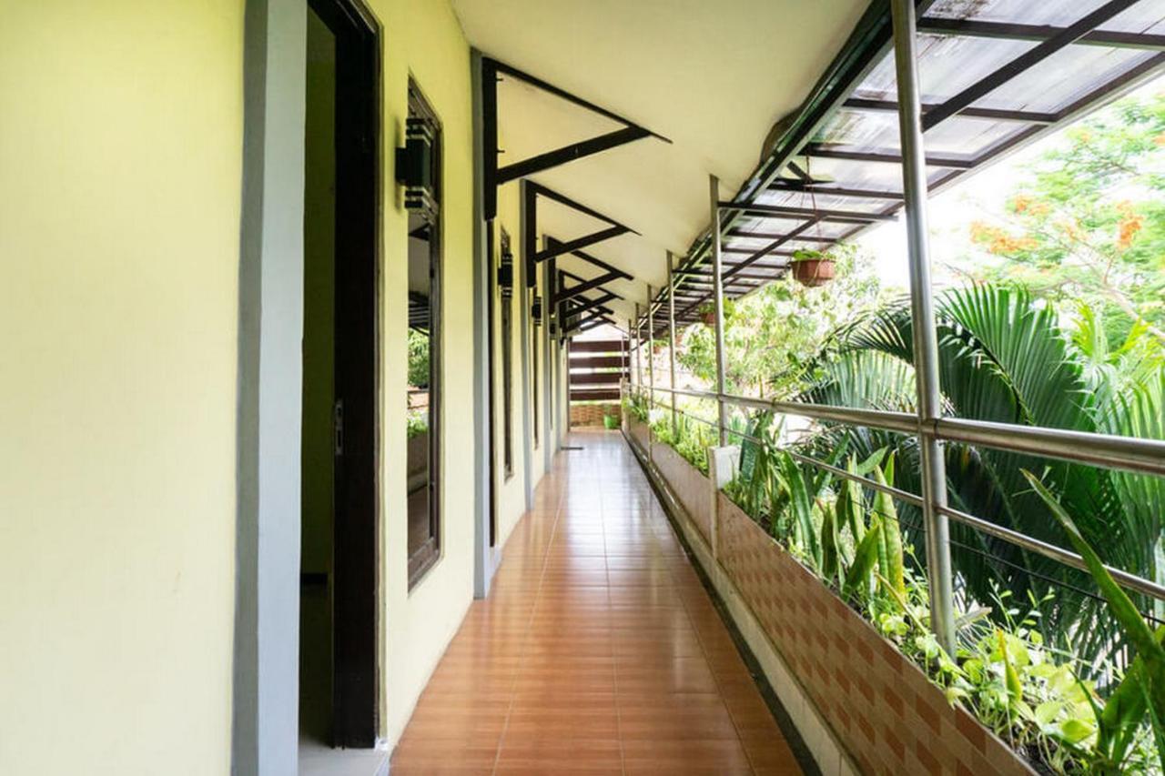 Reddoorz @ Hotel Surabaya Sumenep Экстерьер фото