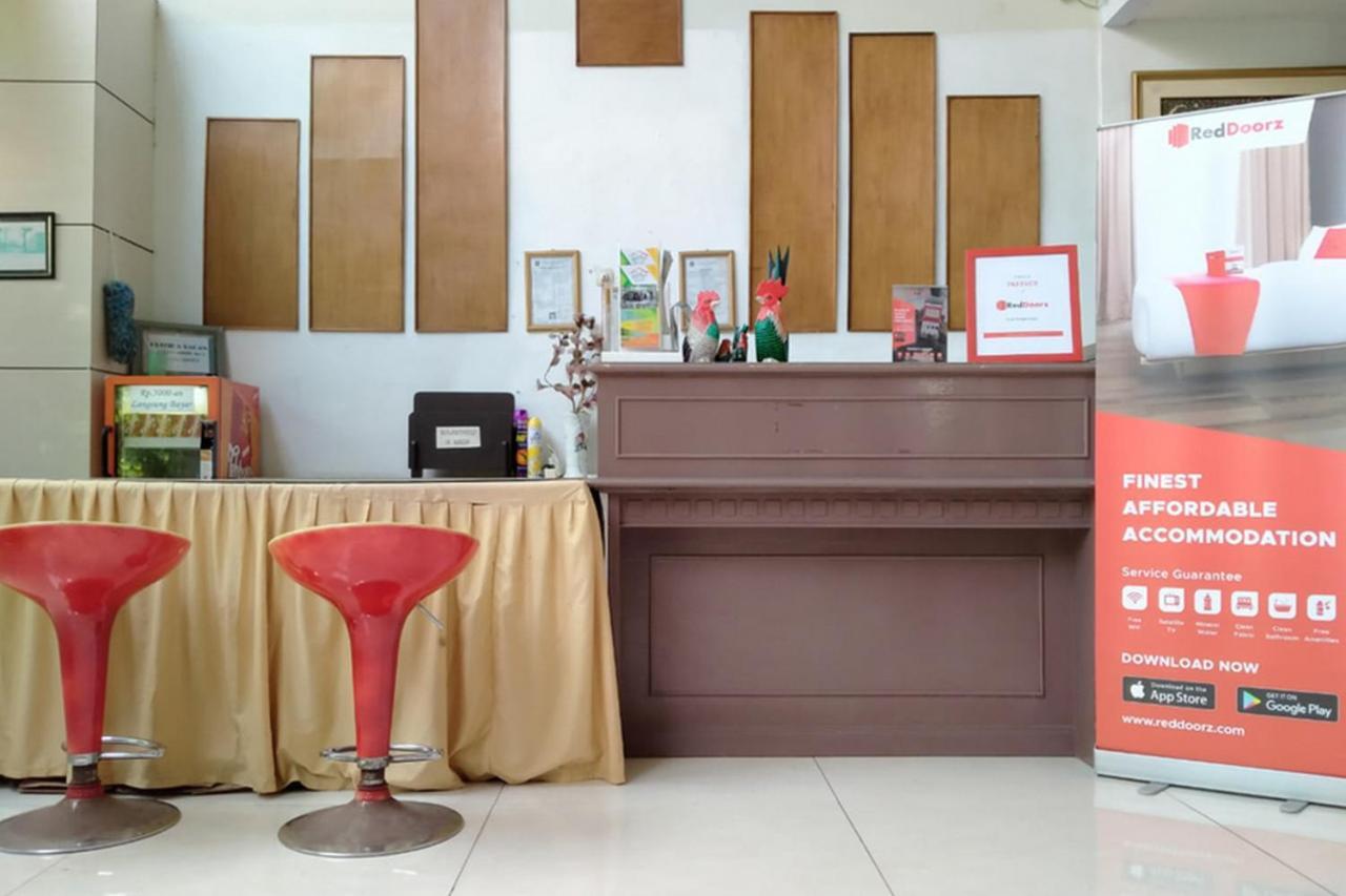 Reddoorz @ Hotel Surabaya Sumenep Экстерьер фото